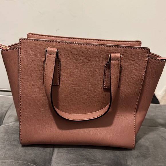 Beautiful pink colour. Great condition. Can’t find strap. Paid $480. - Picture 2 of 4